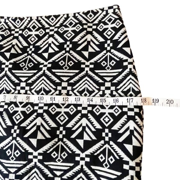 H&M Black and White Aztec/Tribal Print Lined Mini Skirt Women’s Size 6 - Picture 7 of 9